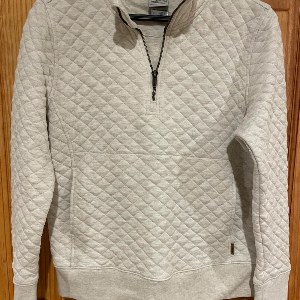 Avalanche 3/4 zip pullover, size L, cream color